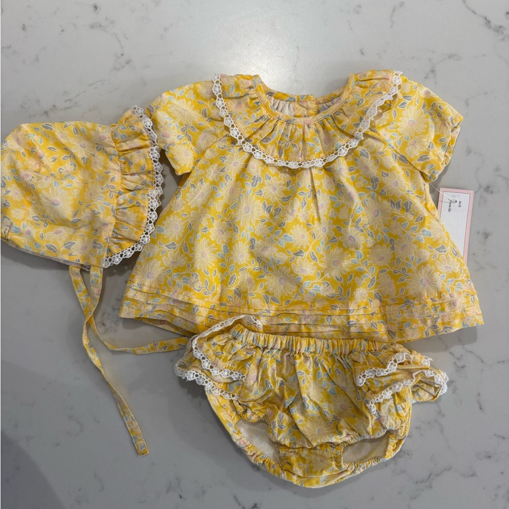 Baby Girl Daisy’s Dress, Bonnet and Bloomers